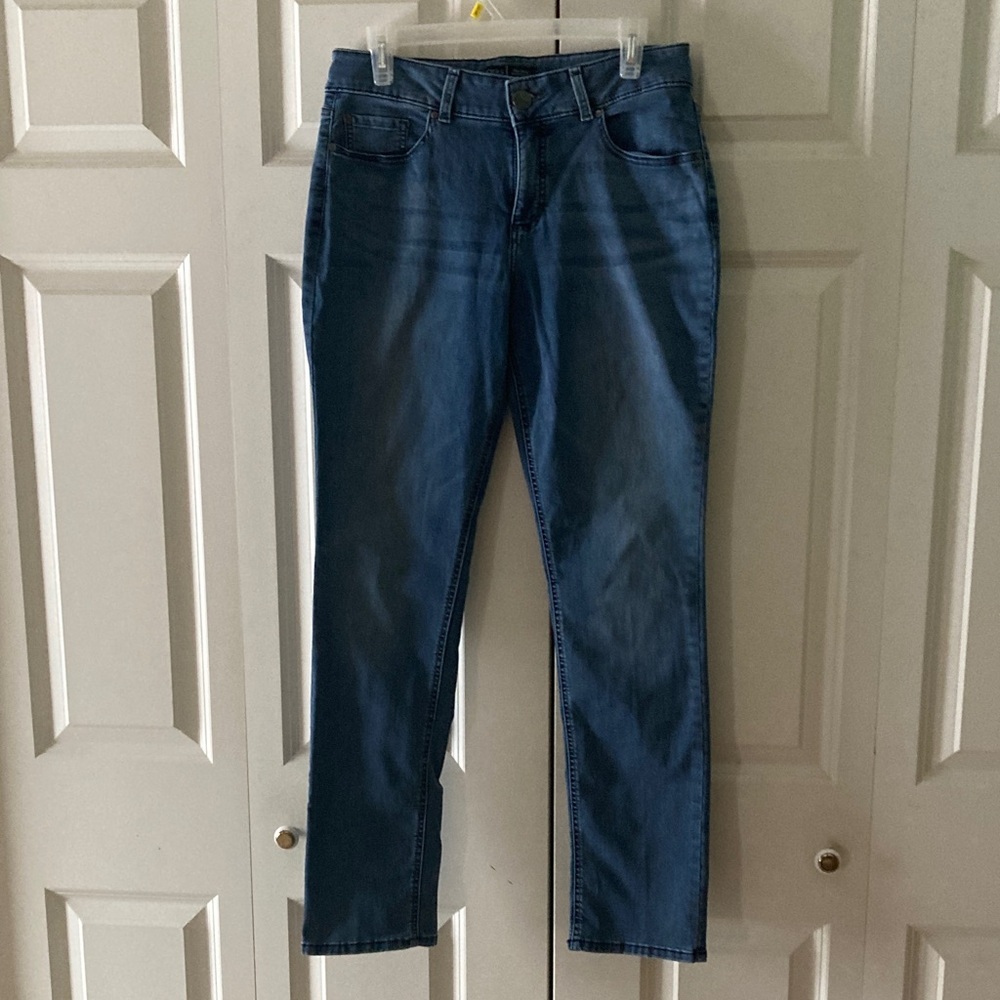 Riders by Lee women’s 12 mid rise slim straight leg denim jeans